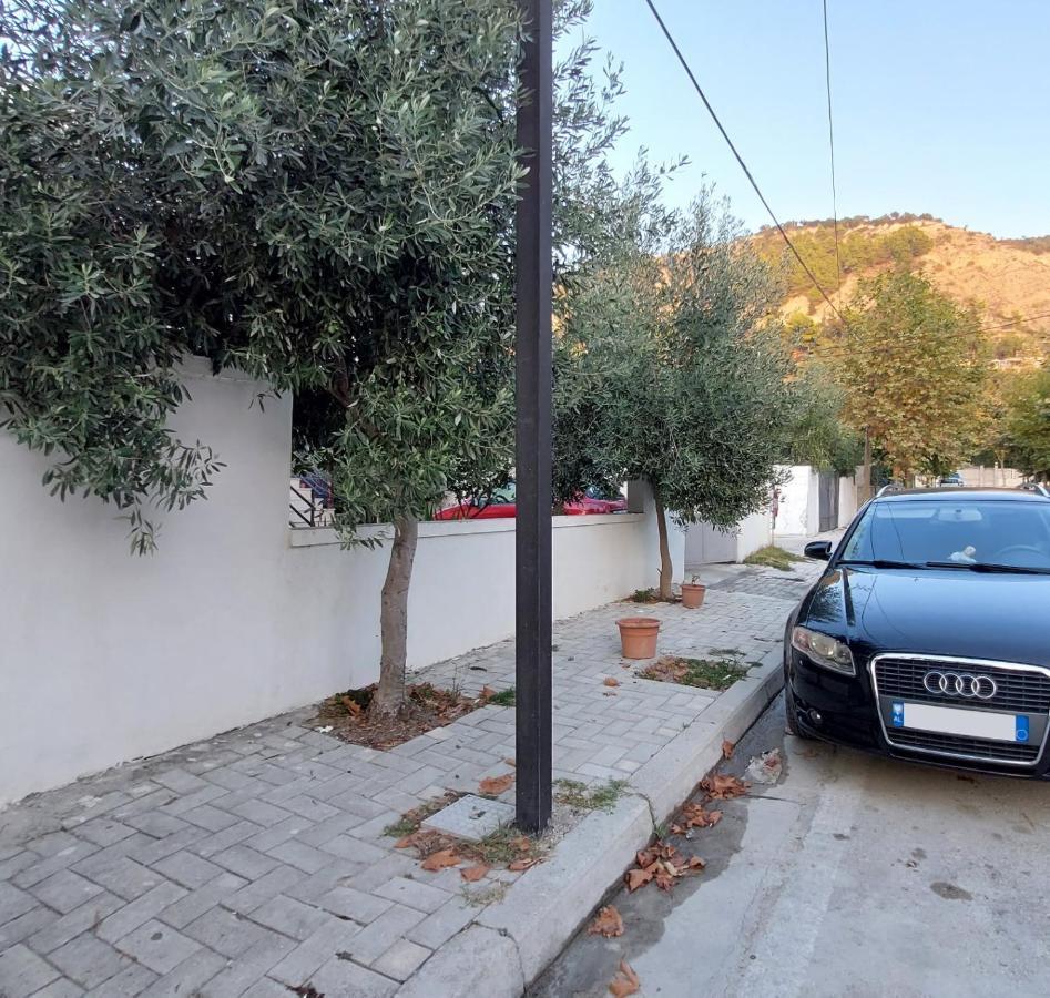 VlorëJonアパートメント エクステリア 写真