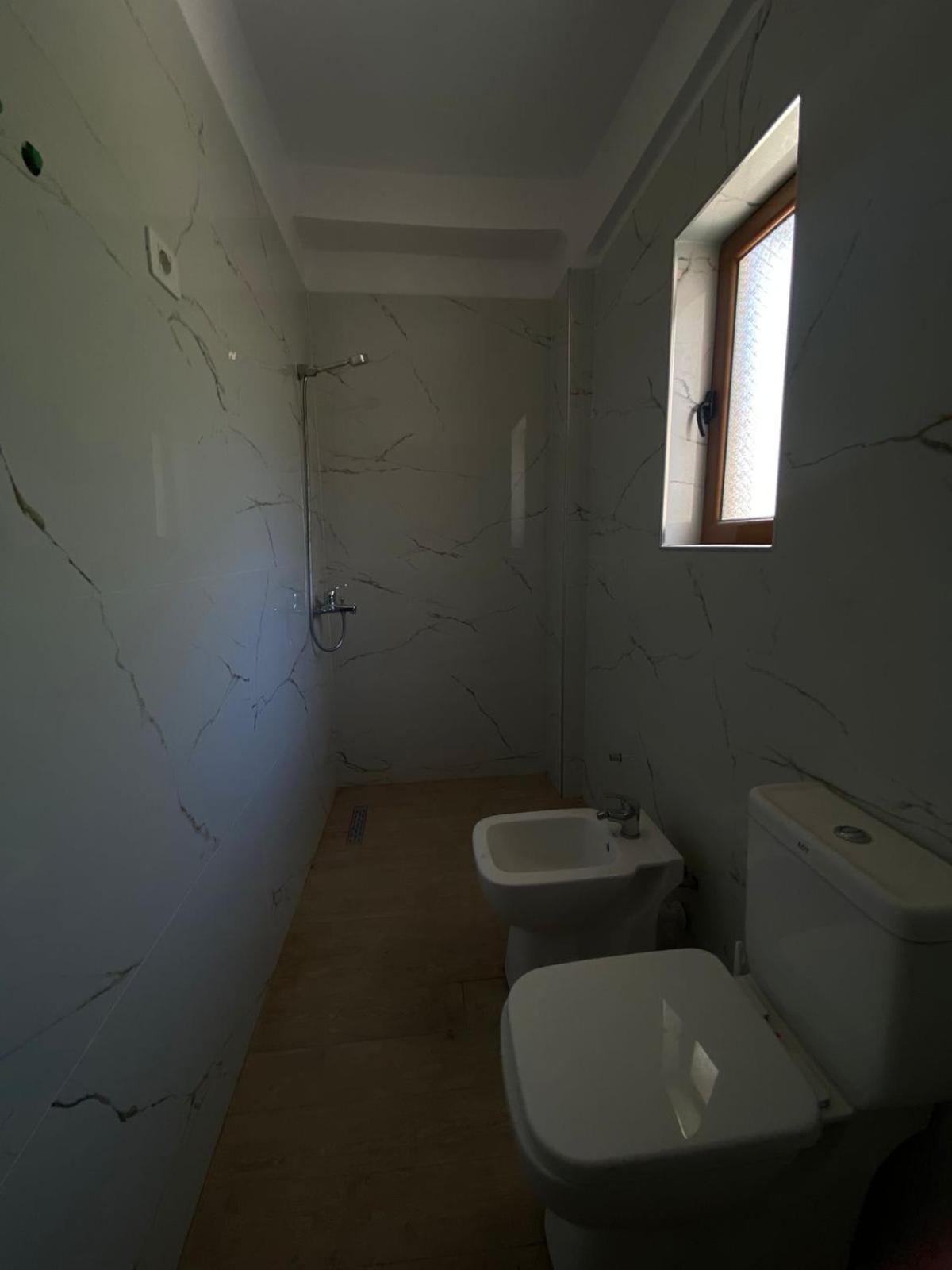 VlorëJonアパートメント 部屋 写真